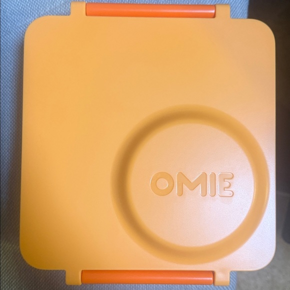 OmieBox Orange Food Container - Picture 2 of 5